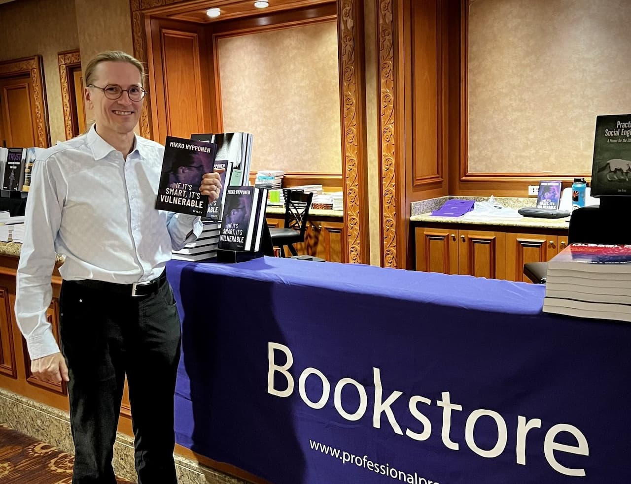 Mikko Hypponen with his book